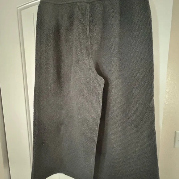 Lululemon Retreat Yourself Cropped Heathered Grey Pants Size 4 - Picture 8 of 9